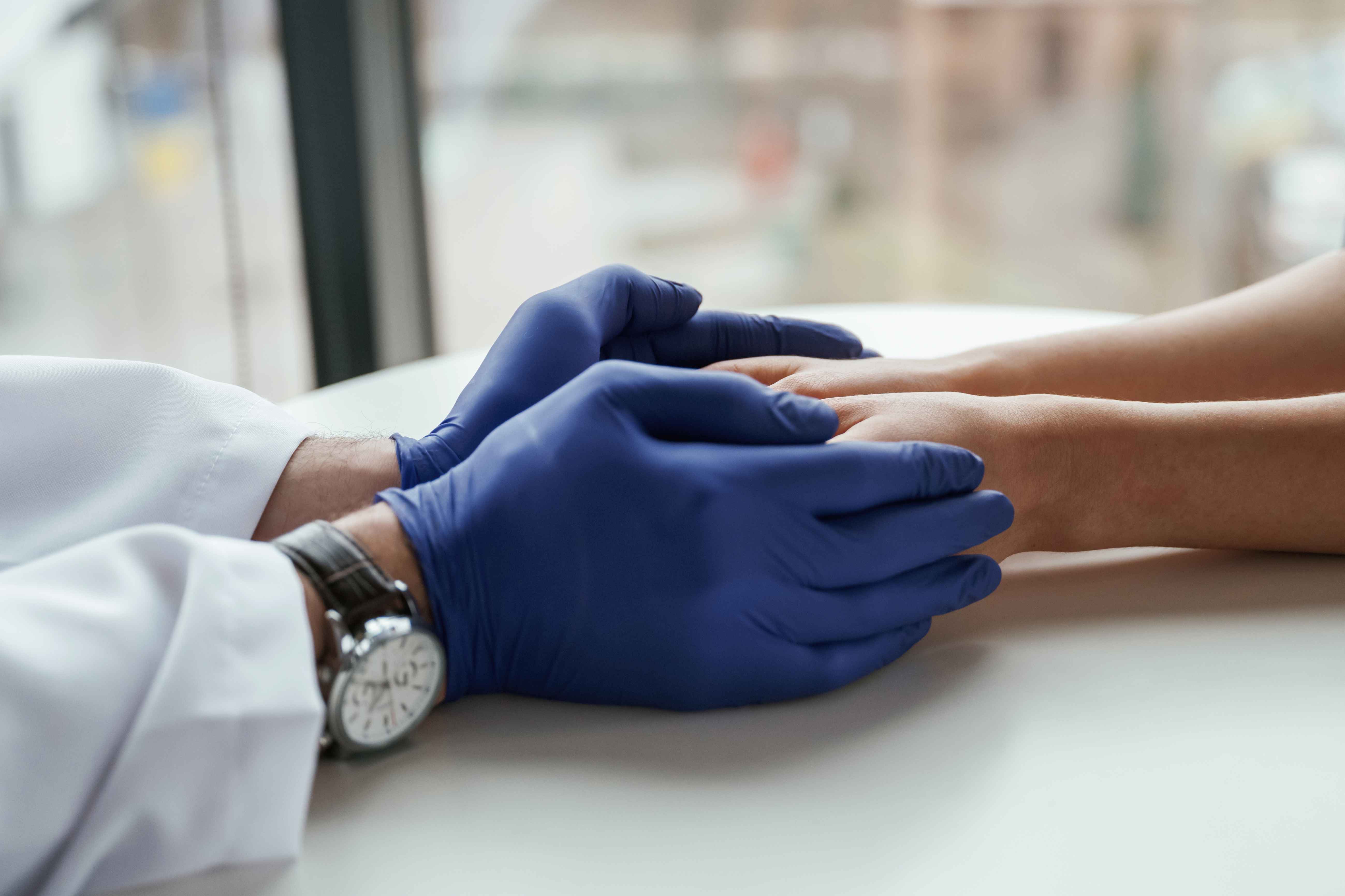 Reliability in the Healthcare Sector: Hygienic Solutions with Beybi Plastic Examination Gloves