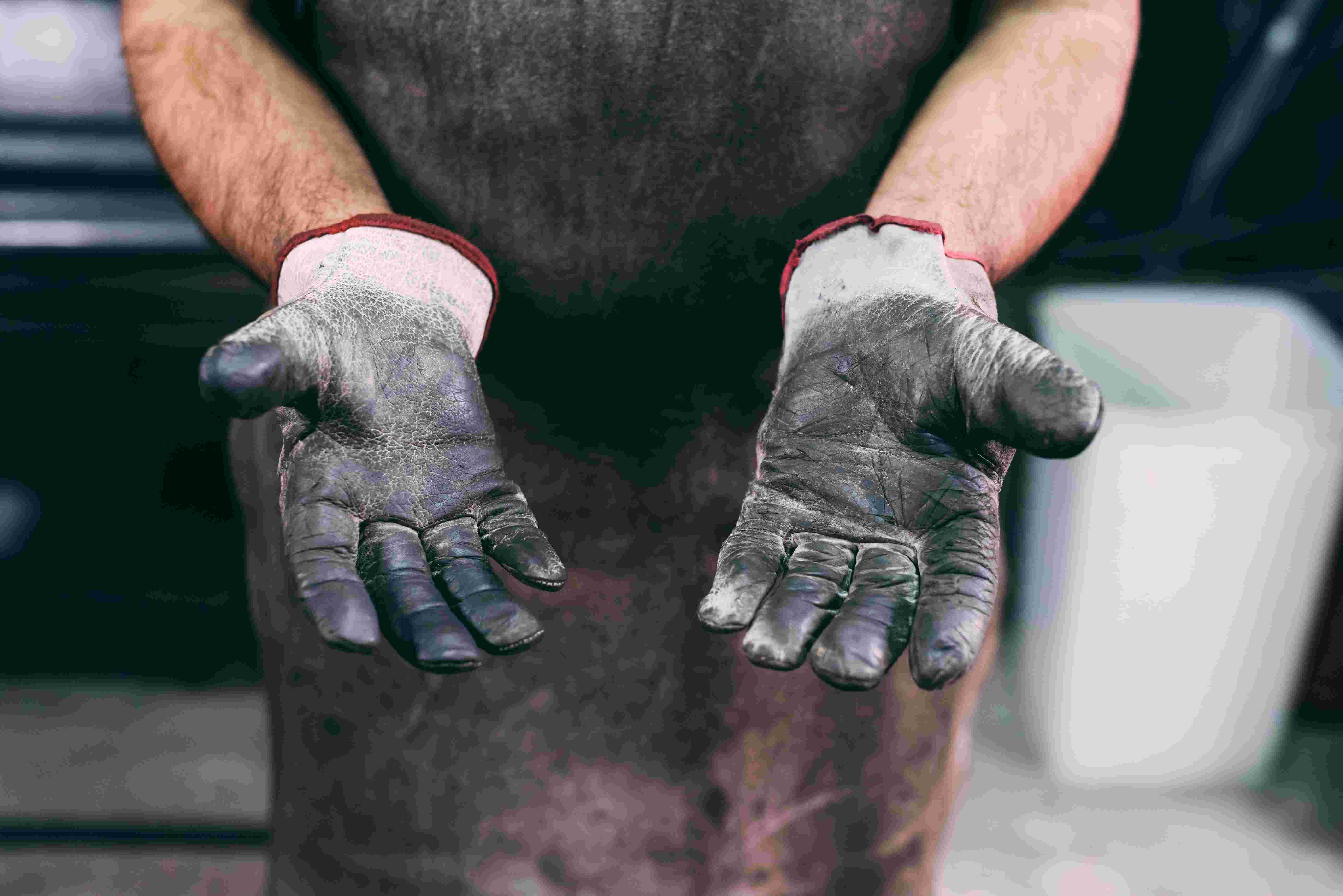 Specific Work Gloves: Features of Gloves Used in Construction, Automotive and Food Industries