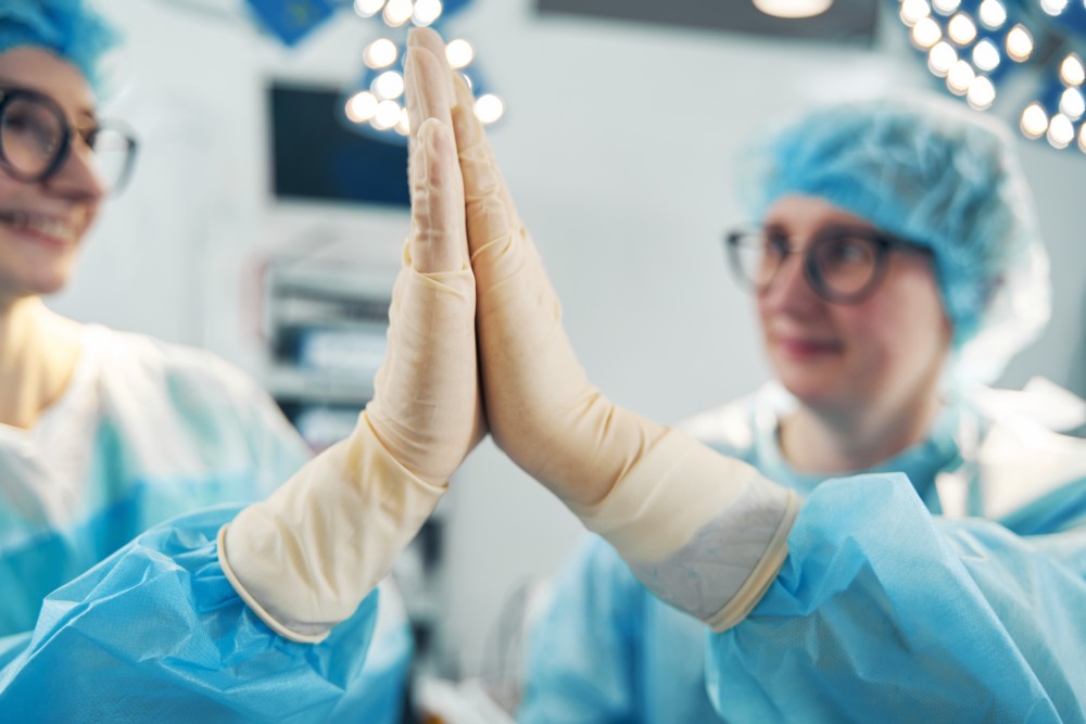 Differences Between Sterile and Non-Sterile Surgical Gloves?